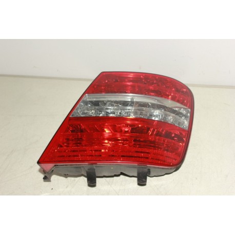JOBB HÁTSÓ LÁMPA 46758985 FIAT STILO 192 ÖTAJTÓS